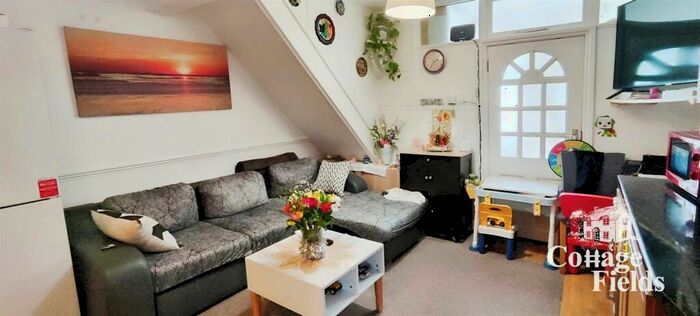 2 Bedroom Flat To Rent In Chase Road, London, N14