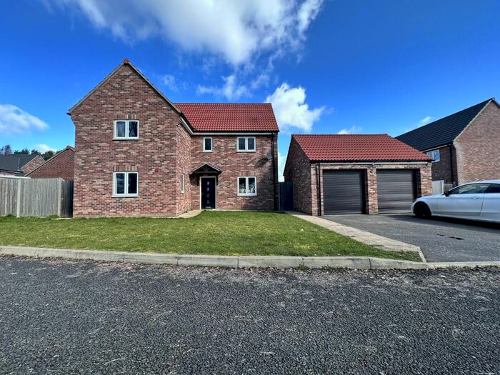 4 Bedroom Detached House To Rent In Shipdham Road, Dereham, NR19