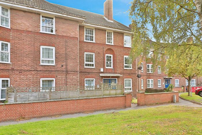 1 Bedroom Flat For Sale In Magdalen Close, Norwich, NR3