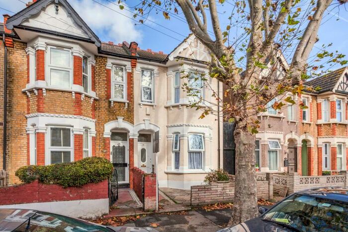 2 Bedroom End Of Terrace House To Rent In Denbigh Road, E6