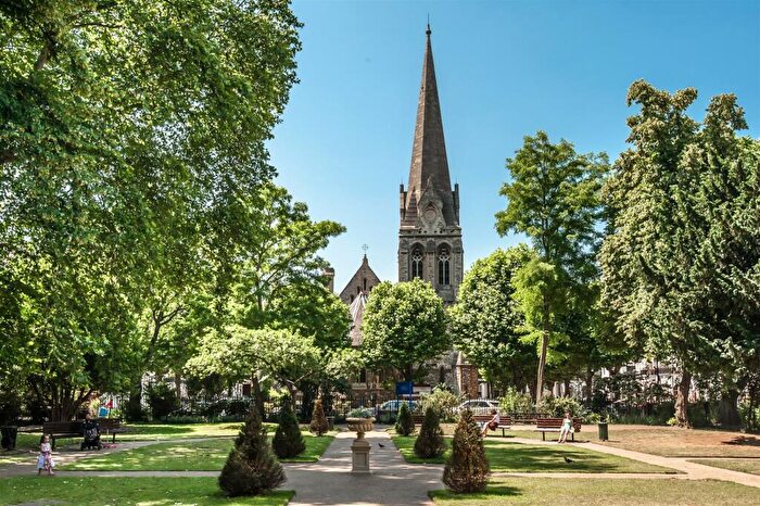 2 Bedroom Apartment To Rent In Redcliffe Square, London, SW10