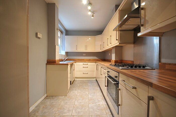 2 Bedroom Town House To Rent In Helena Street, Salford, M6