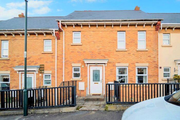 4 Bedroom Terraced House To Rent In Christopher Road, Chatham, ME4