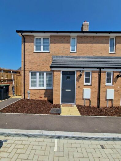 3 Bedroom End Of Terrace House To Rent In Hectare Lane, Gravesend, DA11