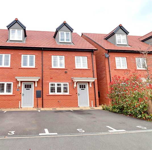 3 Bedroom Town House For Sale In Wheatfield Drive, Leighton, Crewe, CW1