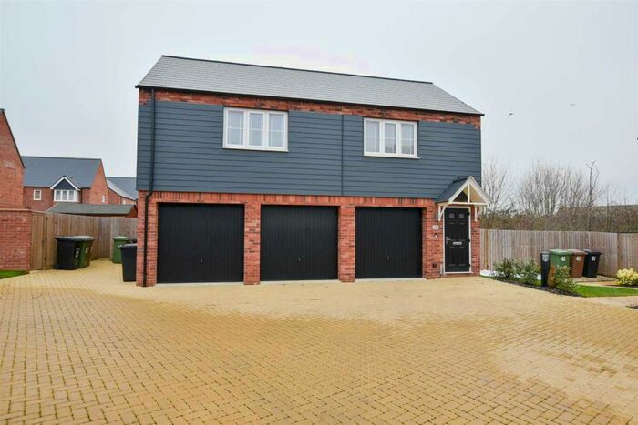 2 Bedroom Coach House To Rent In Sulgrave Way, Wellingborough, NN8