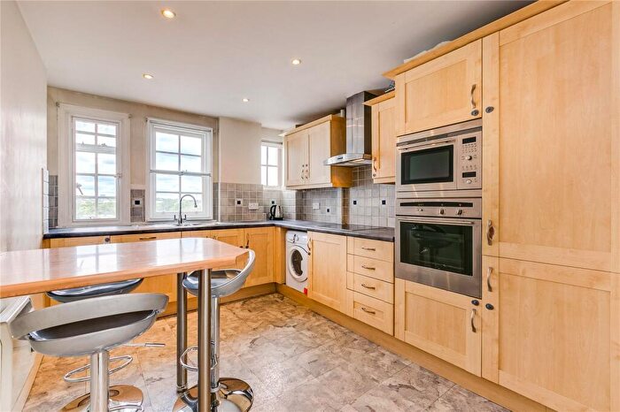 2 Bedroom Apartment To Rent In Chiltern Court, Baker Street, London, NW1
