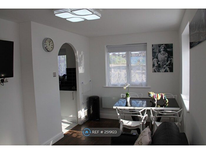 1 Bedroom Flat To Rent In Alan Hocken Way, London, E15