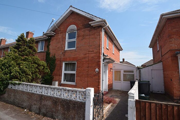 3 Bedroom End Terrace House For Sale In Berrydale Avenue, Bridgwater, TA6