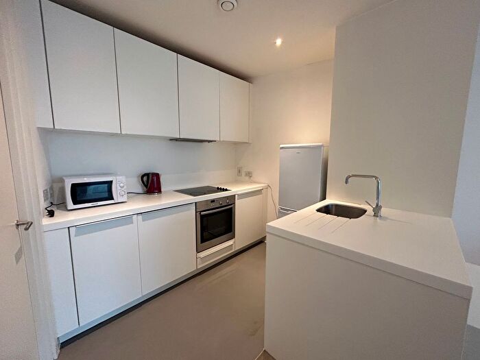 1 Bedroom Property To Rent In The Rotunda, Birmingham, B2