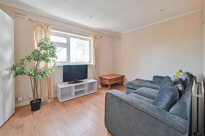 Studio To Rent In September Way, Stanmore, Stanmore, HA7