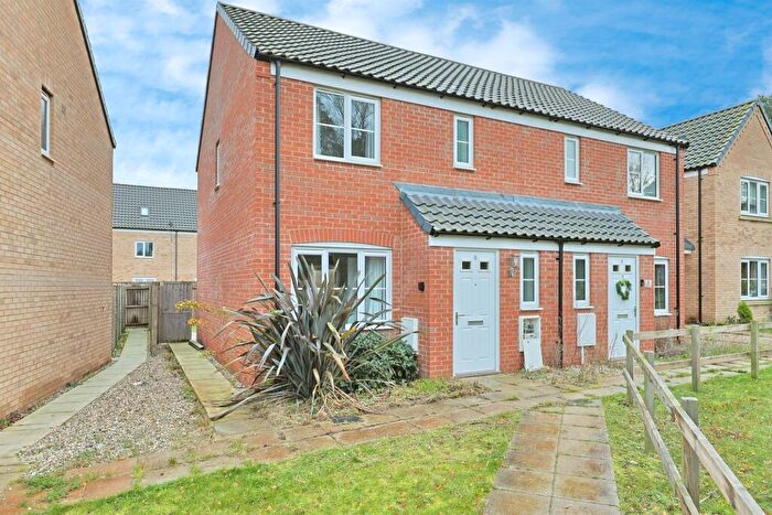 3 Bedroom Semi-Detached House For Sale In Nightjar Way, Sprowston, Norwich, NR7