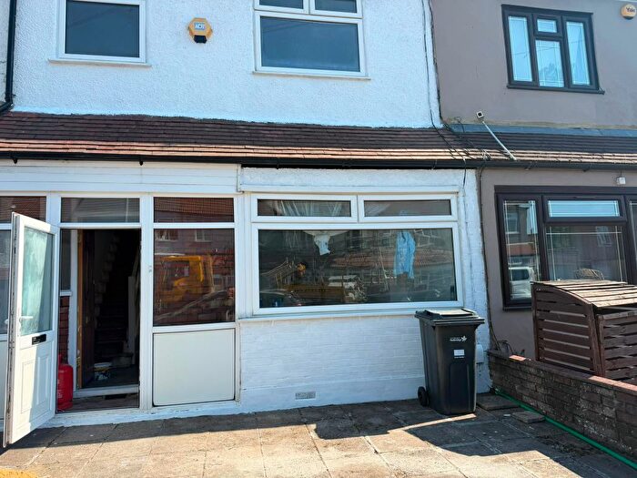 3 Bedroom Terraced House To Rent In Eton Road, Ilford, IG1