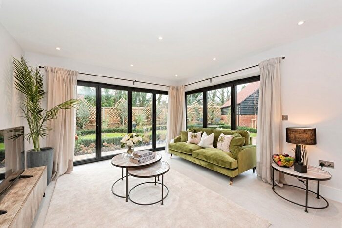 4 Bedroom Detached House For Sale In Huntersfield Farm, Fairlawn Road, Banstead, Surrey, SM7