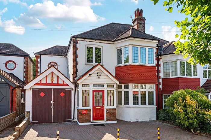 4 Bedroom Semi-Detached House For Sale In Broomfield Avenue, London, N13