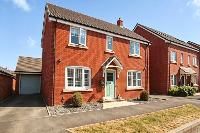 4 Bedroom Detached House For Sale In Willow Way, Meon Vale, Stratford-Upon-Avon, Warwickshire, CV37
