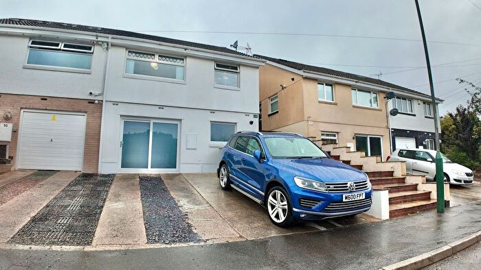2 Bedroom Semi-Detached House For Sale In Rhiw Farm Crescent, Crumlin, NP11