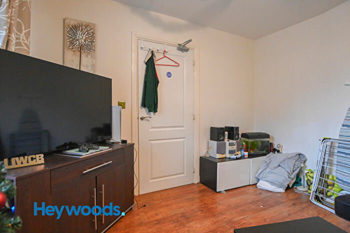 5 Bedroom Terraced House To Rent In Comet Avenue, Newcastle-under-Lyme, Staffordshire, ST5