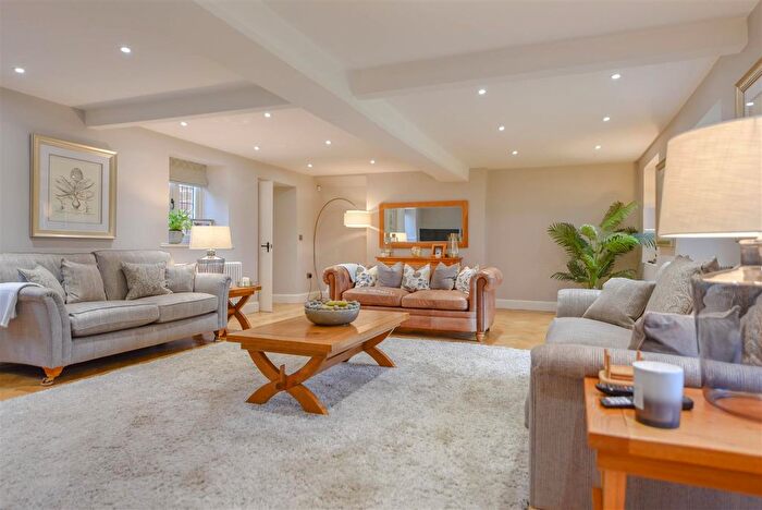 5 Bedroom Detached House For Sale In Stable Lane, Church Brampton, Northampton, NN6