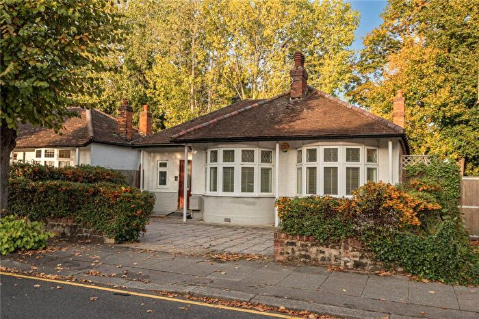 2 Bedroom Detached House For Sale In Abbey Road, Enfield, EN1