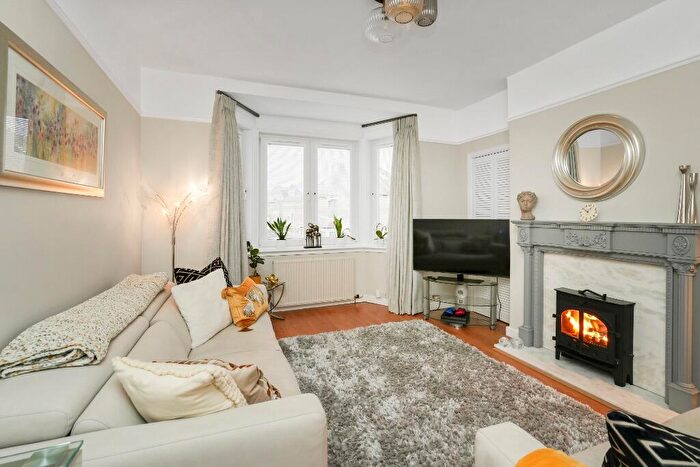 4 Bedroom Maisonette To Rent In Easter Drylaw Drive, Crewe Toll, Edinburgh, EH4