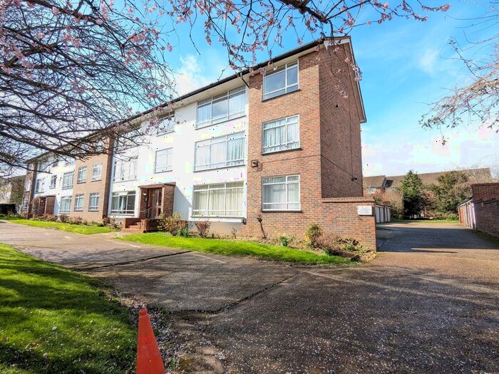 2 Bedroom Flat To Rent In Alexandra Road, Watford, WD17