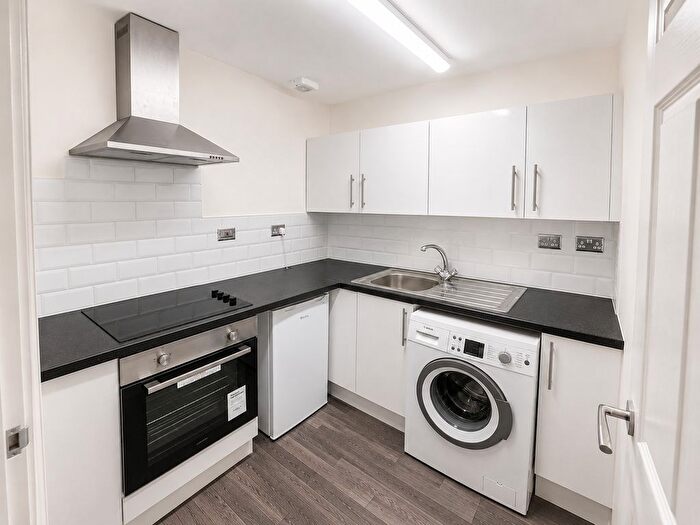 1 Bedroom Flat To Rent In Wellington Court, Grimsby, Lincolnshire, DN32