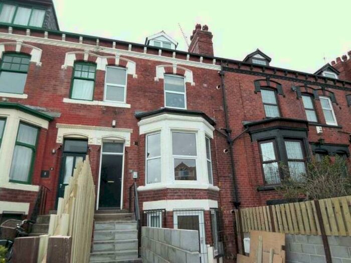 1 Bedroom Flat To Rent In Avenue Crescent, Leeds, West Yorkshire, Uk, LS8