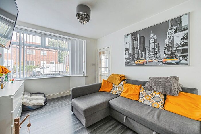 2 Bedroom Semi-detached House For Sale In Suffolk Avenue, Derby, DE21