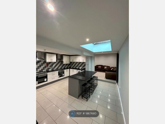 7 Bedroom Terraced House To Rent In Donnington Road, Reading, RG1