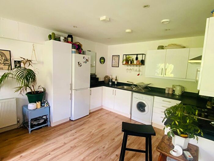1 Bedroom Flat To Rent In Dunn Street, London, E8
