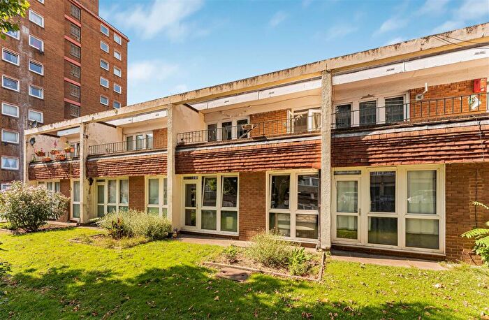 3 Bedroom Flat To Rent In Soane House, Roland Way, SE17