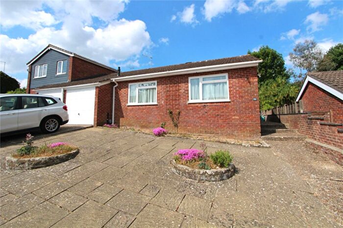 2 Bedroom Bungalow To Rent In Redwing Road, Clanfield, Hampshire, PO8