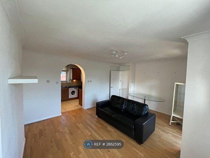 3 Bedroom Flat To Rent In Ferron Road, London, E5