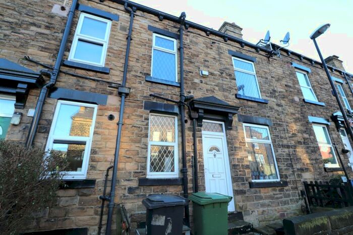 2 Bedroom House To Rent In Rosemont Place, Leeds, West Yorkshire, Uk, LS13