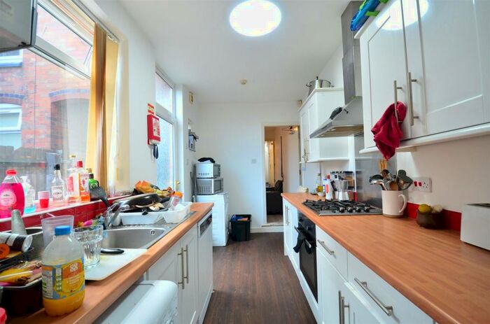 5 Bedroom Terraced House To Rent In Student Property - Manilla RoadSelly Oak, Birmingham, B29