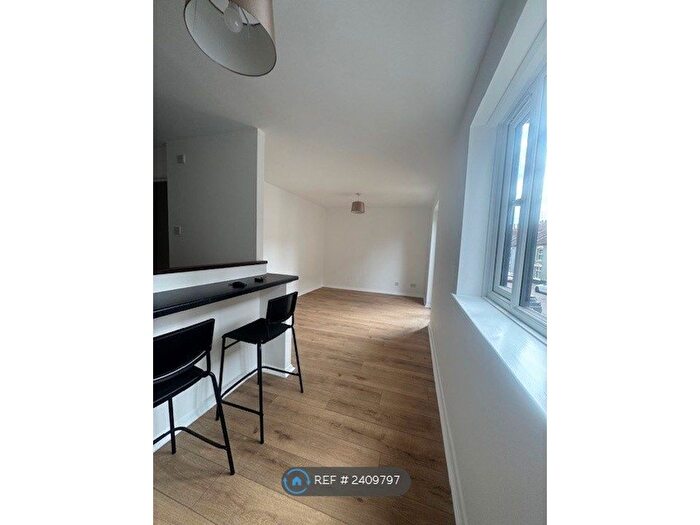 1 Bedroom Flat To Rent In Palmerston Court, Northampton, NN1