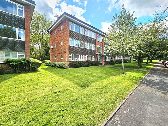 2 Bedroom Apartment For Sale In Fawdry Close, Sutton Coldfield, B73