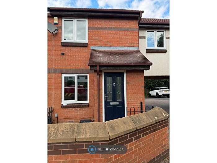 3 Bedroom Semi-Detached House To Rent In Birmingham, Birmingham, B27