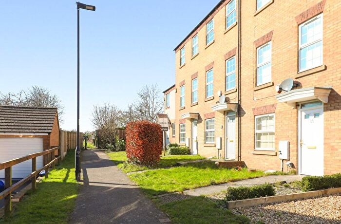 3 Bedroom Terraced House For Sale In Gleadless View, Sheffield, S12