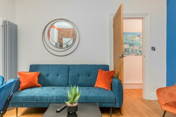 2 Bedroom Apartment To Rent In Ditchling Rise, Brighton, BN1