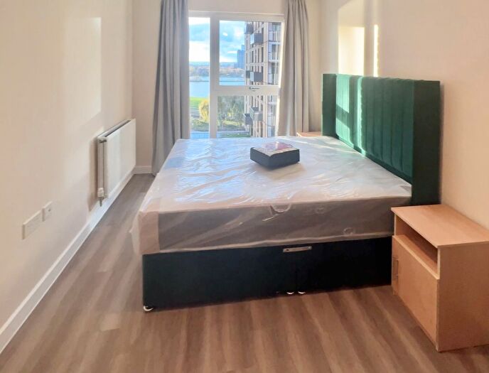 2 Bedroom Flat To Rent In Green Ferry Way, Walthamstow, E17