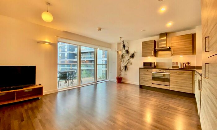 1 Bedroom Flat To Rent In Dance Square, London, EC1V