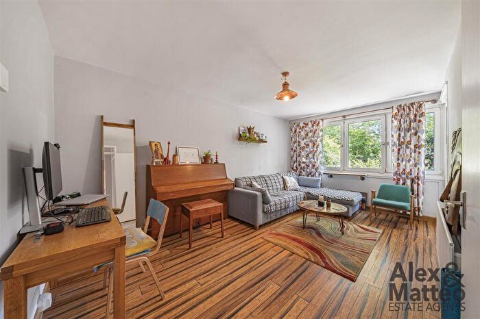 1 Bedroom Flat To Rent In Rainsborough Avenue, Deptford, SE8