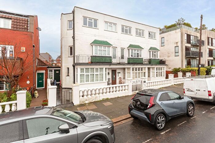 1 Bedroom Flat For Sale In Park Villas, Somerhill Avenue, Hove, BN3