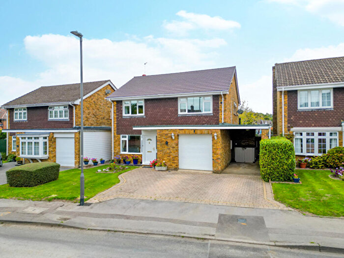 4 Bedroom Detached House For Sale In Lycrome Road, Chesham, HP5