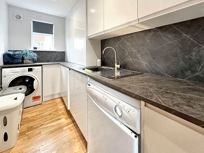 6 Bedroom Detached House For Sale In Glynn Road, Peacehaven, BN10