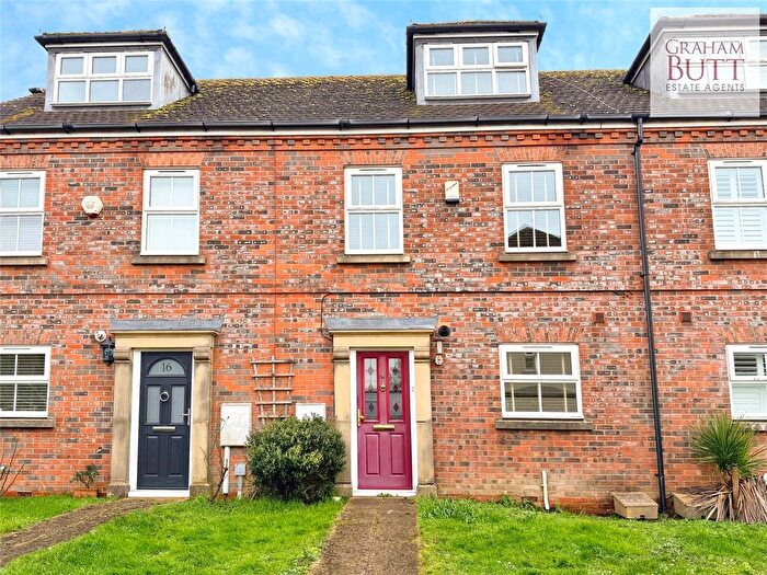 3 Bedroom Terraced House For Sale In Highdown Close, Angmering, West Sussex, BN16