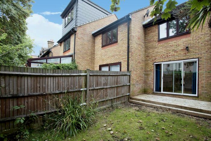 2 Bedroom Terraced House To Rent In Underhill Road, SE22