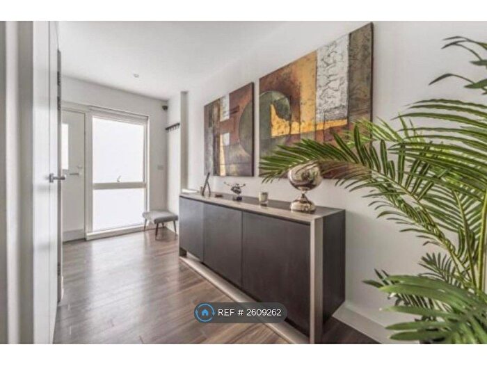 1 Bedroom Flat To Rent In Westmead Court, London, SE6